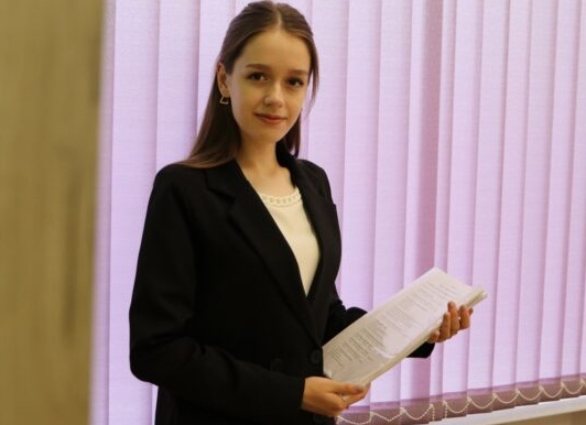 «Не столько ради экзамена, сколько из собственного интереса»: о подготовке к ЕГЭ рассказала 300-балльница Елизавета Каширская